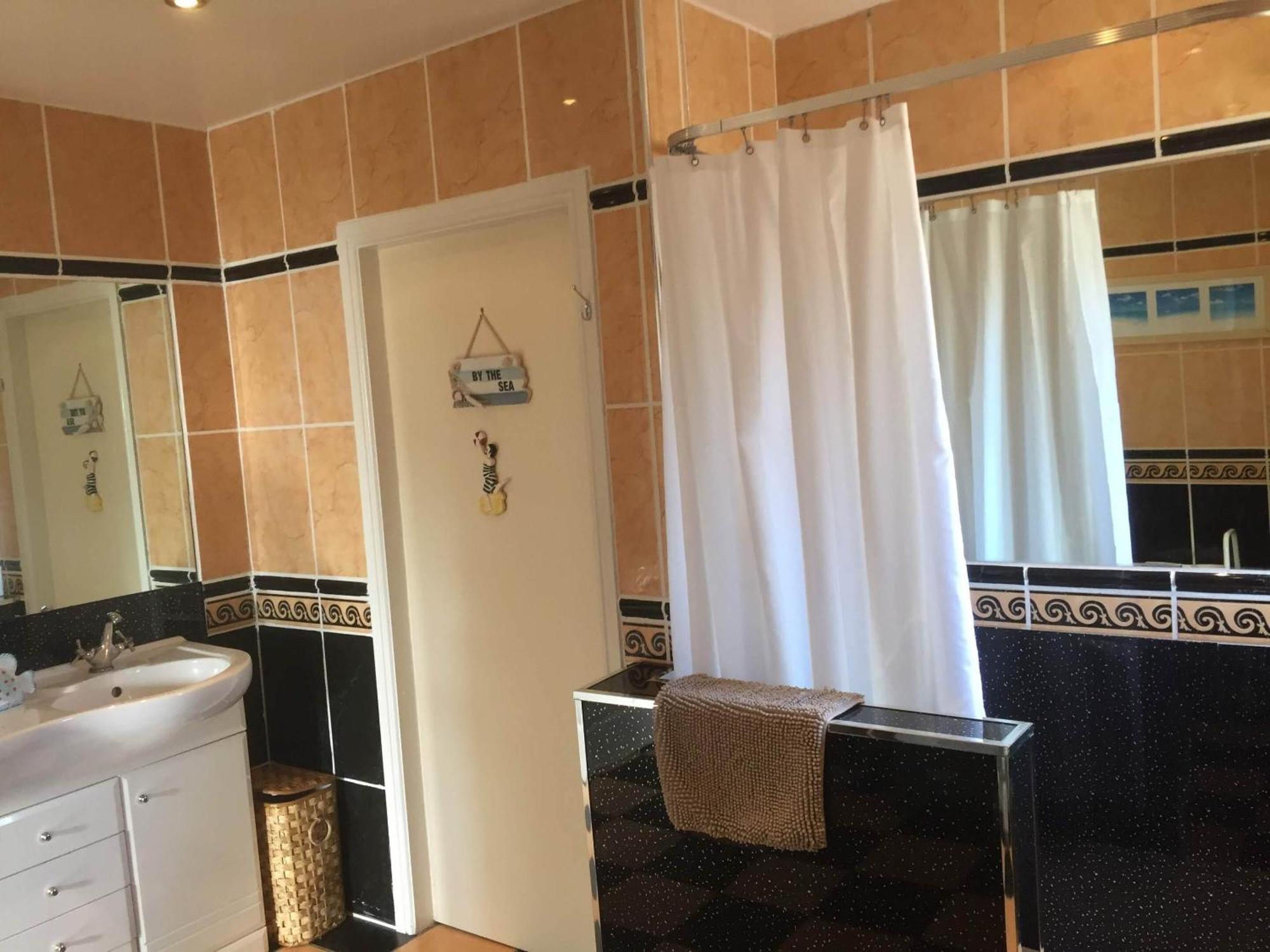 Villa Hogwarts Bed And Continental Breakfast Sheerness Habitación foto