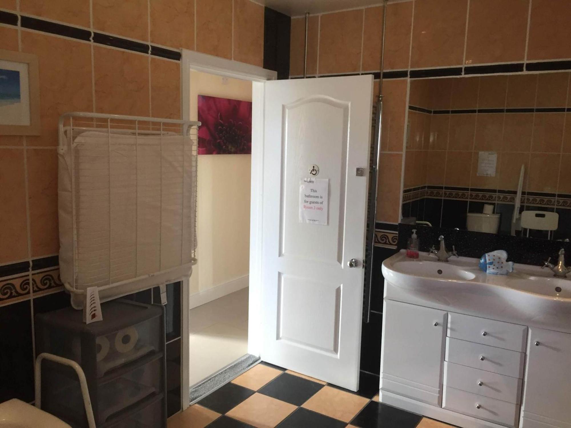 Villa Hogwarts Bed And Continental Breakfast Sheerness Habitación foto